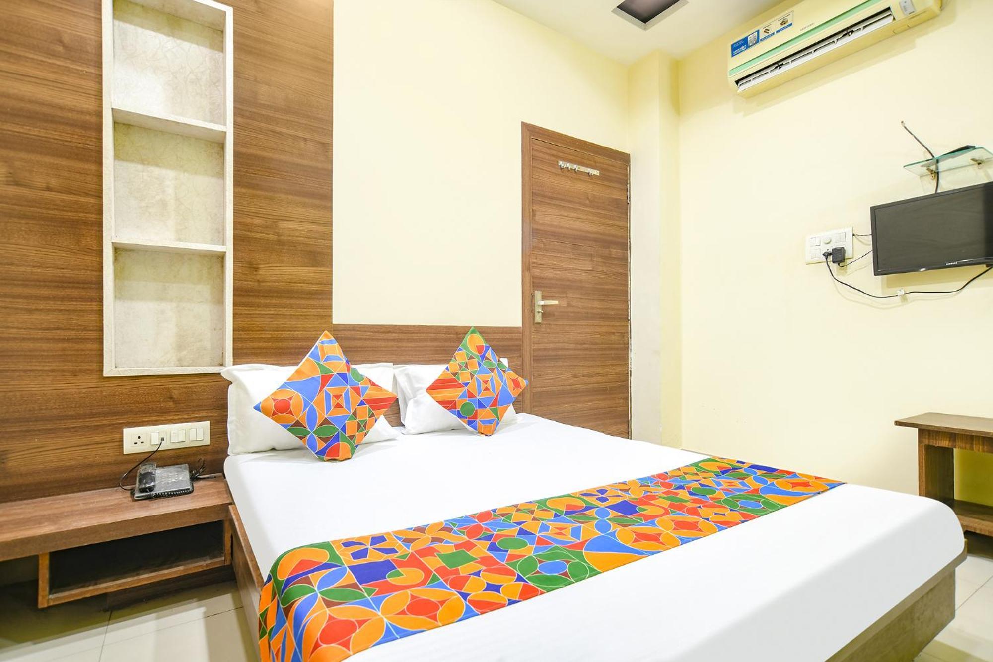 Fabexpress Blue Star Otel Ujjain Dış mekan fotoğraf
