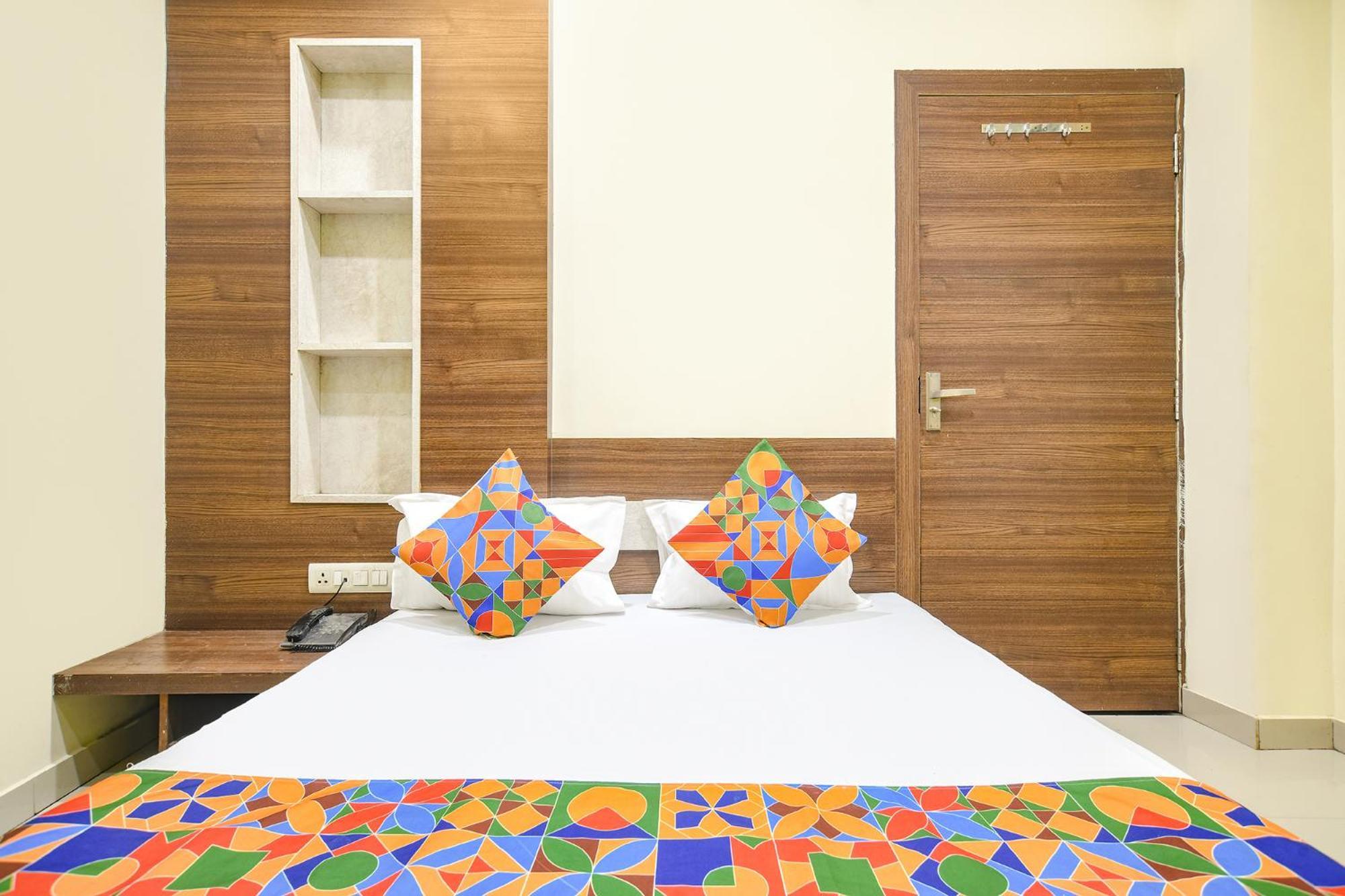 Fabexpress Blue Star Otel Ujjain Dış mekan fotoğraf