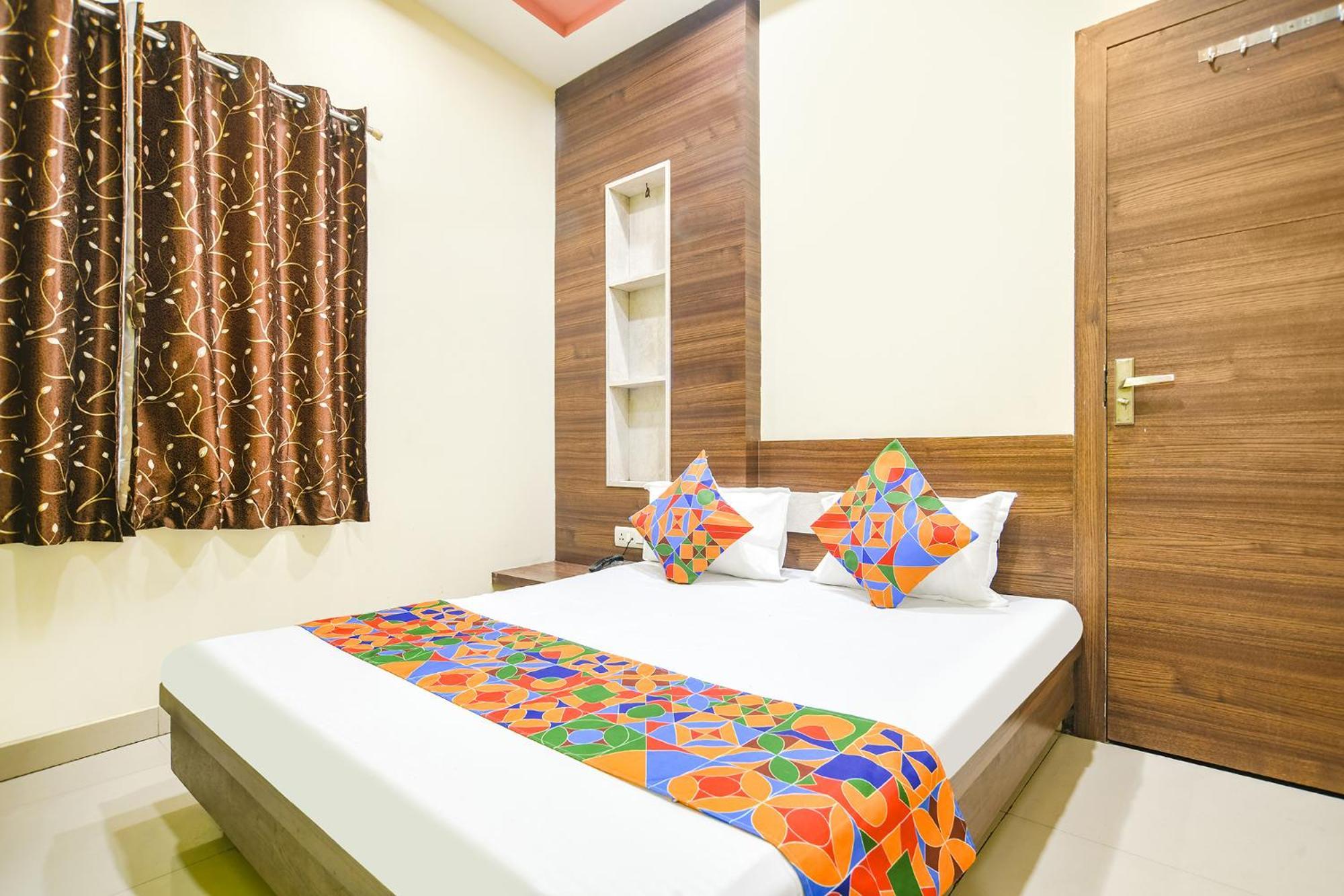 Fabexpress Blue Star Otel Ujjain Dış mekan fotoğraf